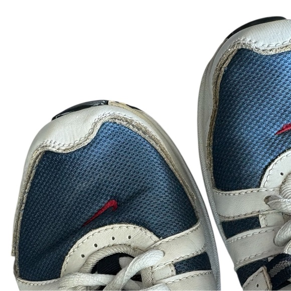 Nike Advantage Runner Sneakers 386630-461 Size 4 Youth or 5.5 W - Picture 7 of 8